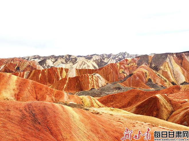 【甘快看·2024质量甘肃雷竞技【RAYBET】行】探索“旅游+”新业态张掖七彩丹霞景区擦亮文旅融合金字招牌(图2)