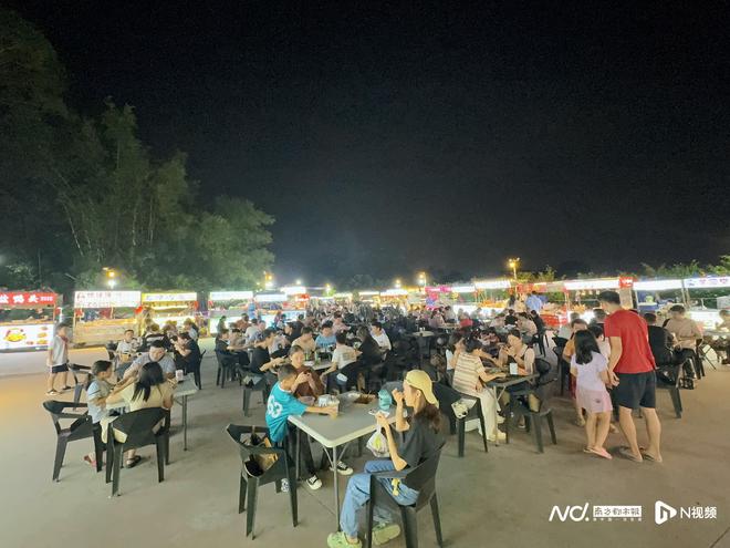 民呼我应｜空地变夜市！广州著名景点路焕新流动商贩有新家(图2)